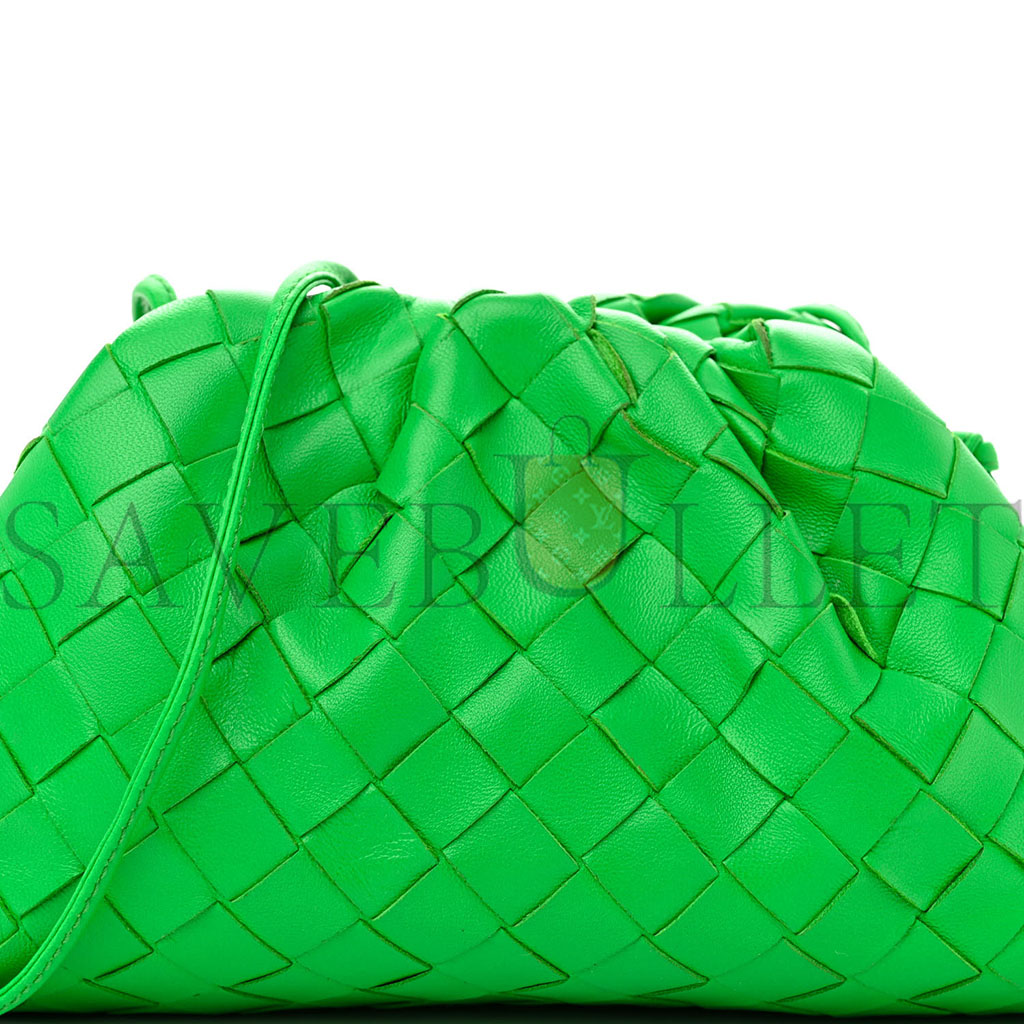BOTTEGA VENETA NAPPA INTRECCIATO THE MINI POUCH CLUTCH PARAKEET (22*13*6cm) BOTTEGA VENETA NAPPA INTRECCIATO THE MINI POUCH CLUTCH PARAKEET (22*13*6cm)